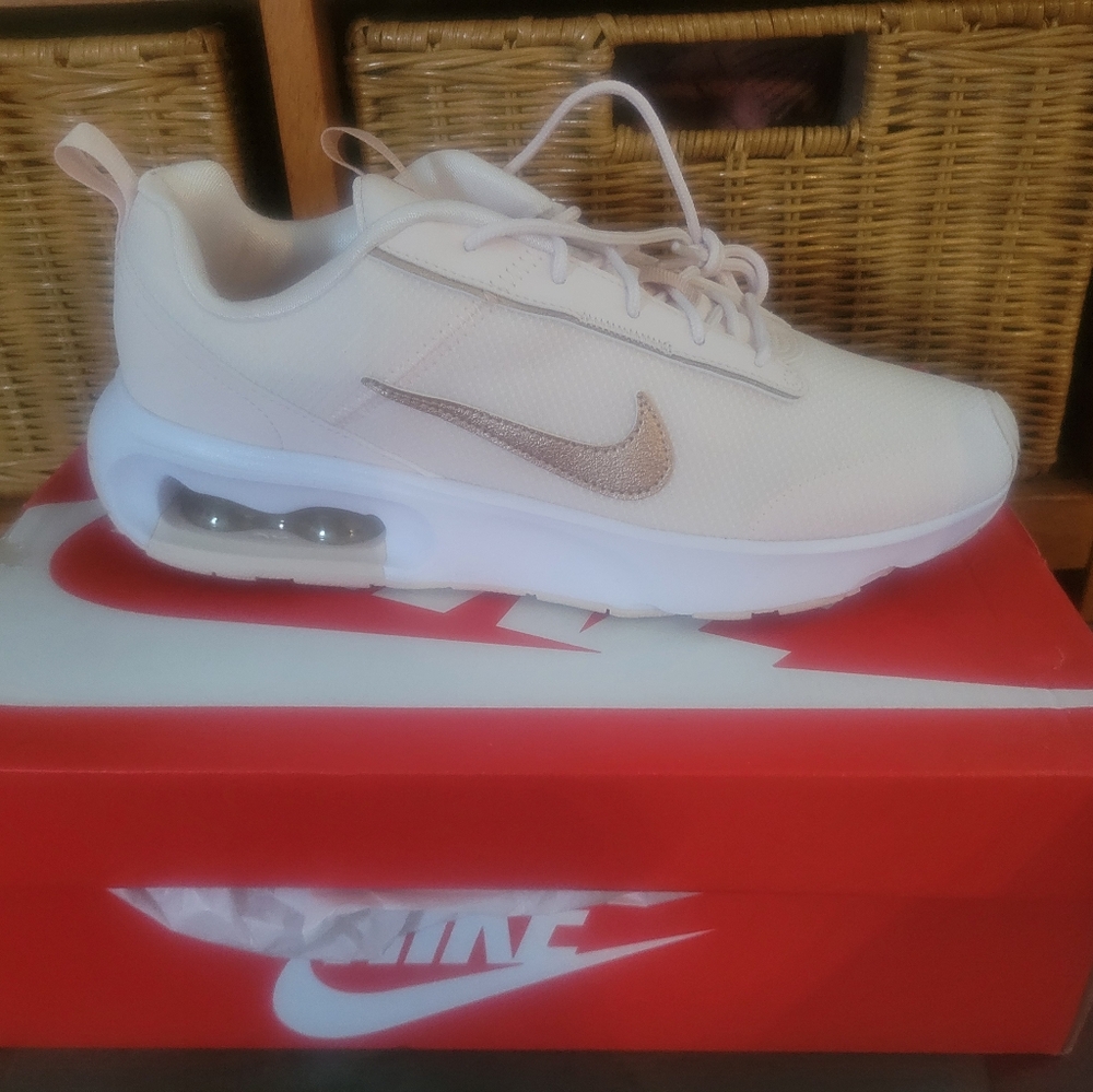 Nike Women's Air Max Intrlnk Lite